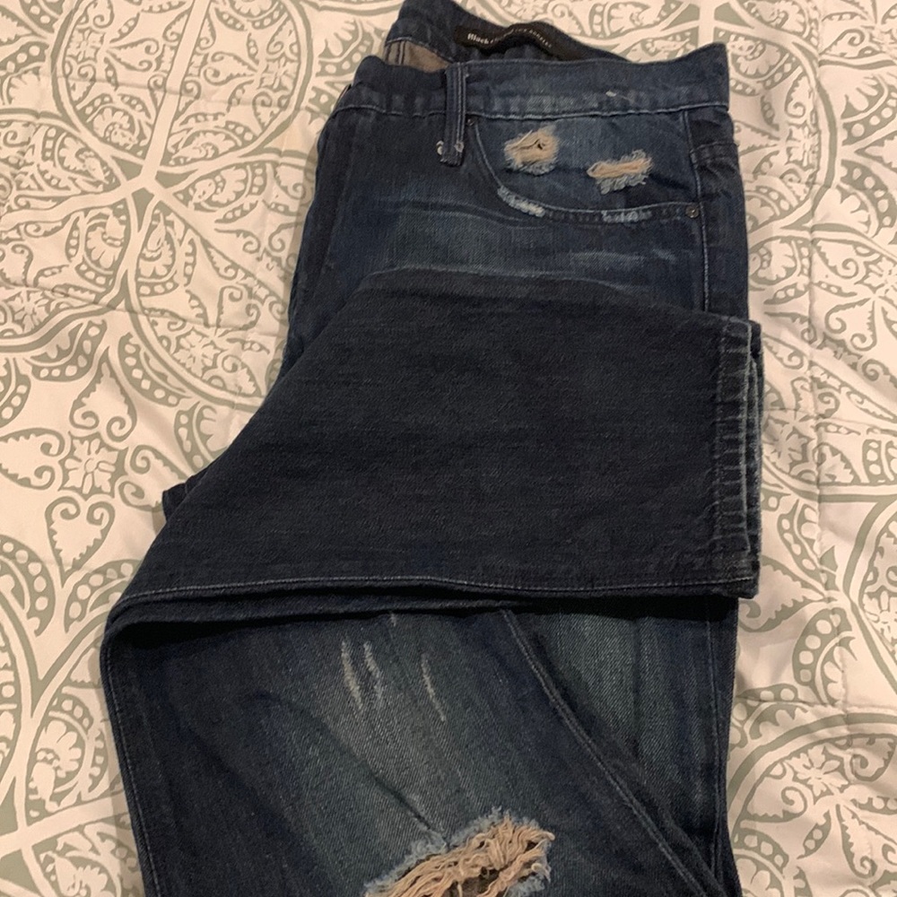 BLACK ORCHID STRETCHY JEANS. NWOT SIZE 28